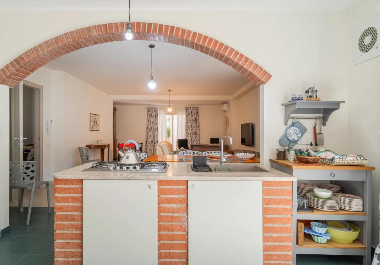 Zacchitella Garden House Villa โรโซลีนี ภายนอก รูปภาพ